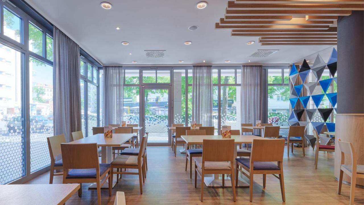Holiday Inn Express Berlin City Centre By Ihg Esterno foto