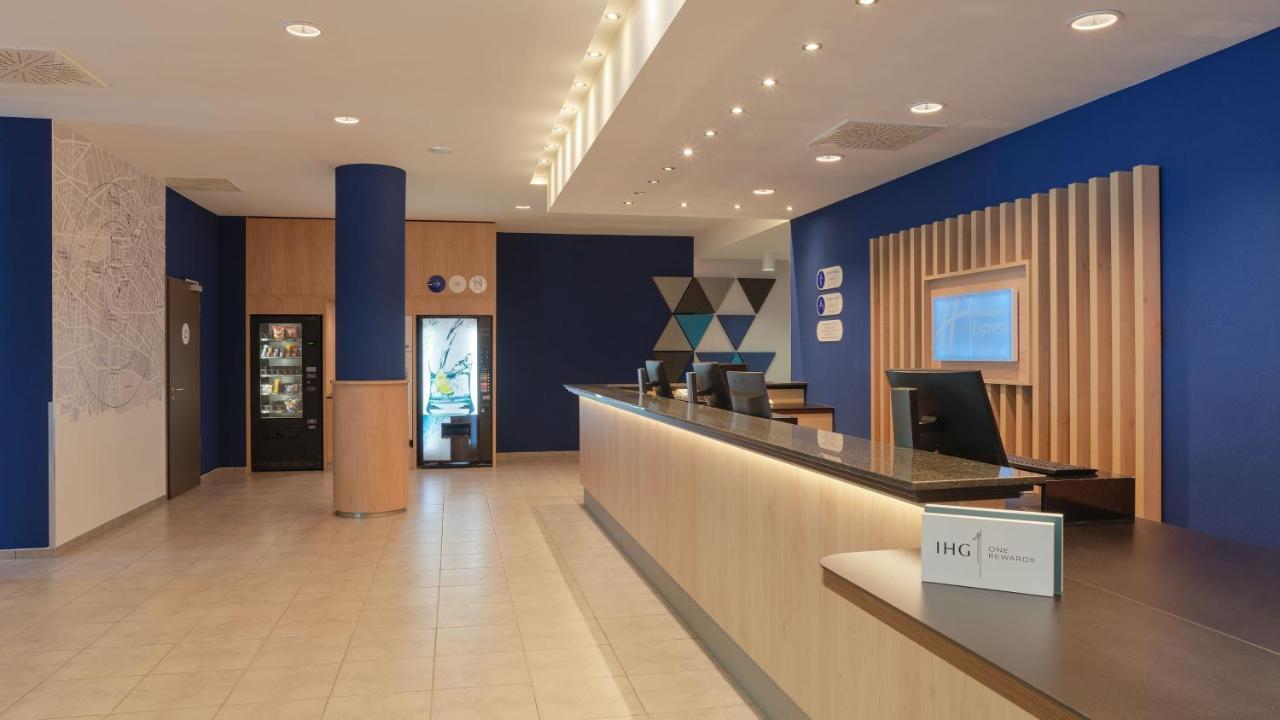 Holiday Inn Express Berlin City Centre By Ihg Esterno foto