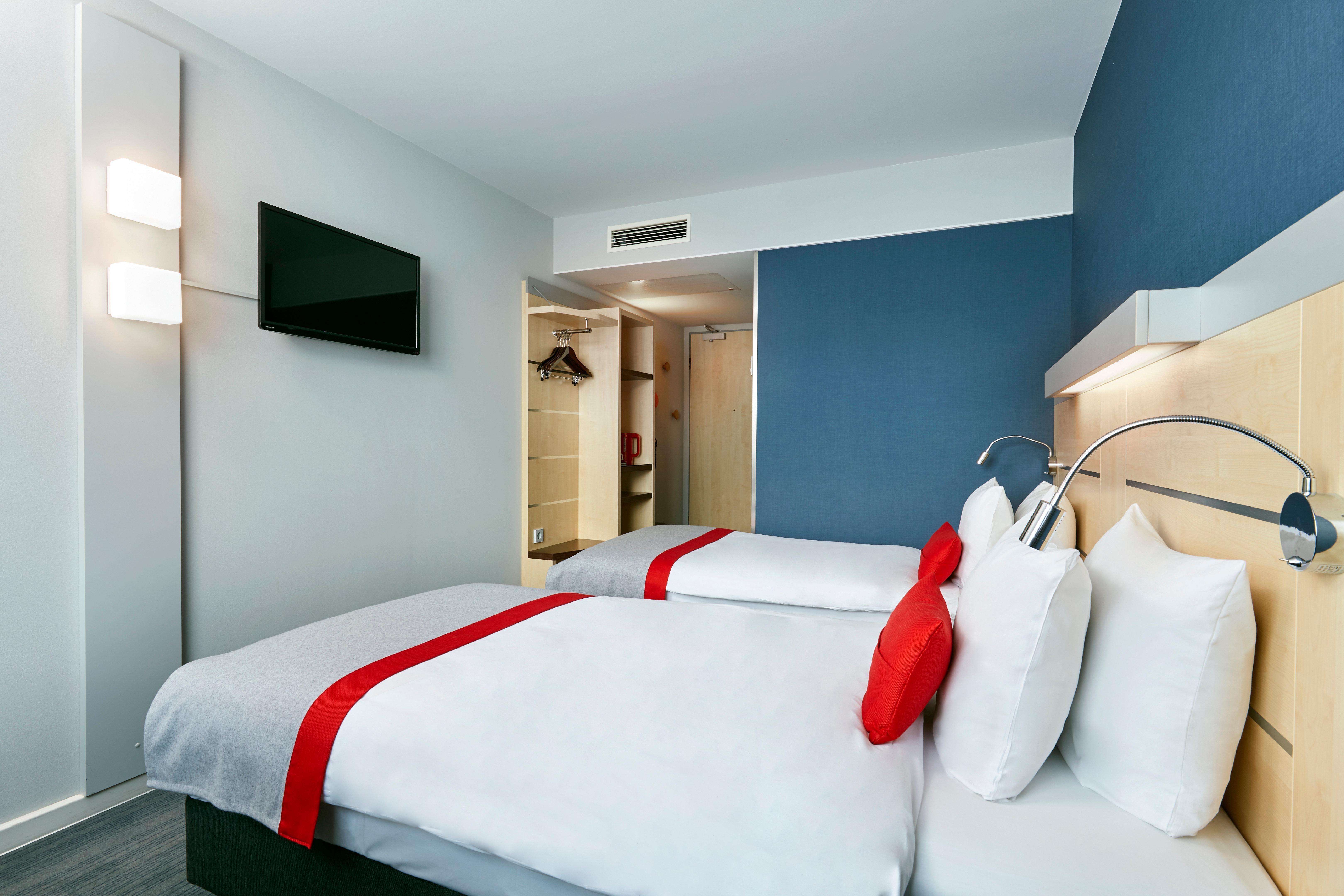 Holiday Inn Express Berlin City Centre By Ihg Esterno foto