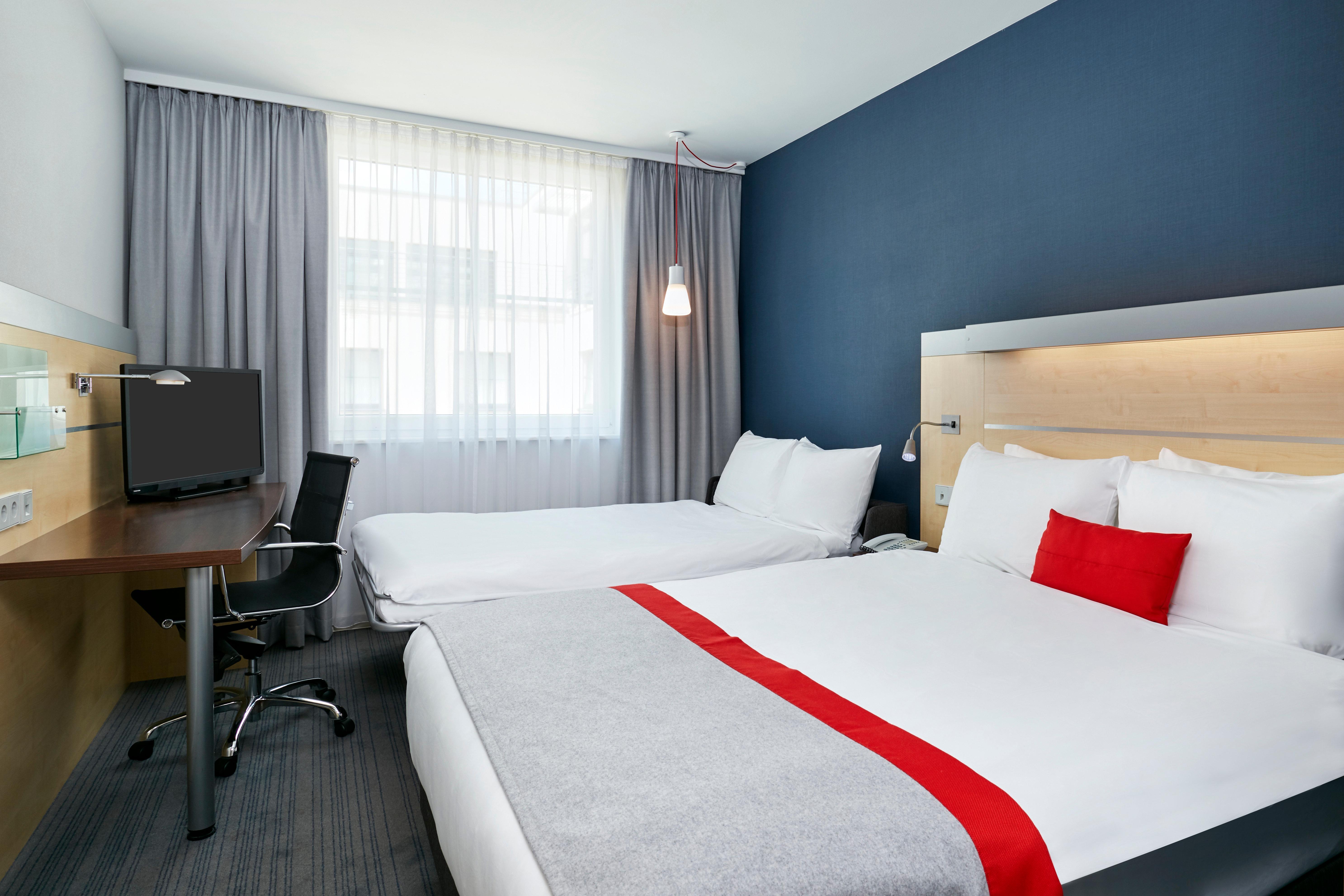 Holiday Inn Express Berlin City Centre By Ihg Esterno foto
