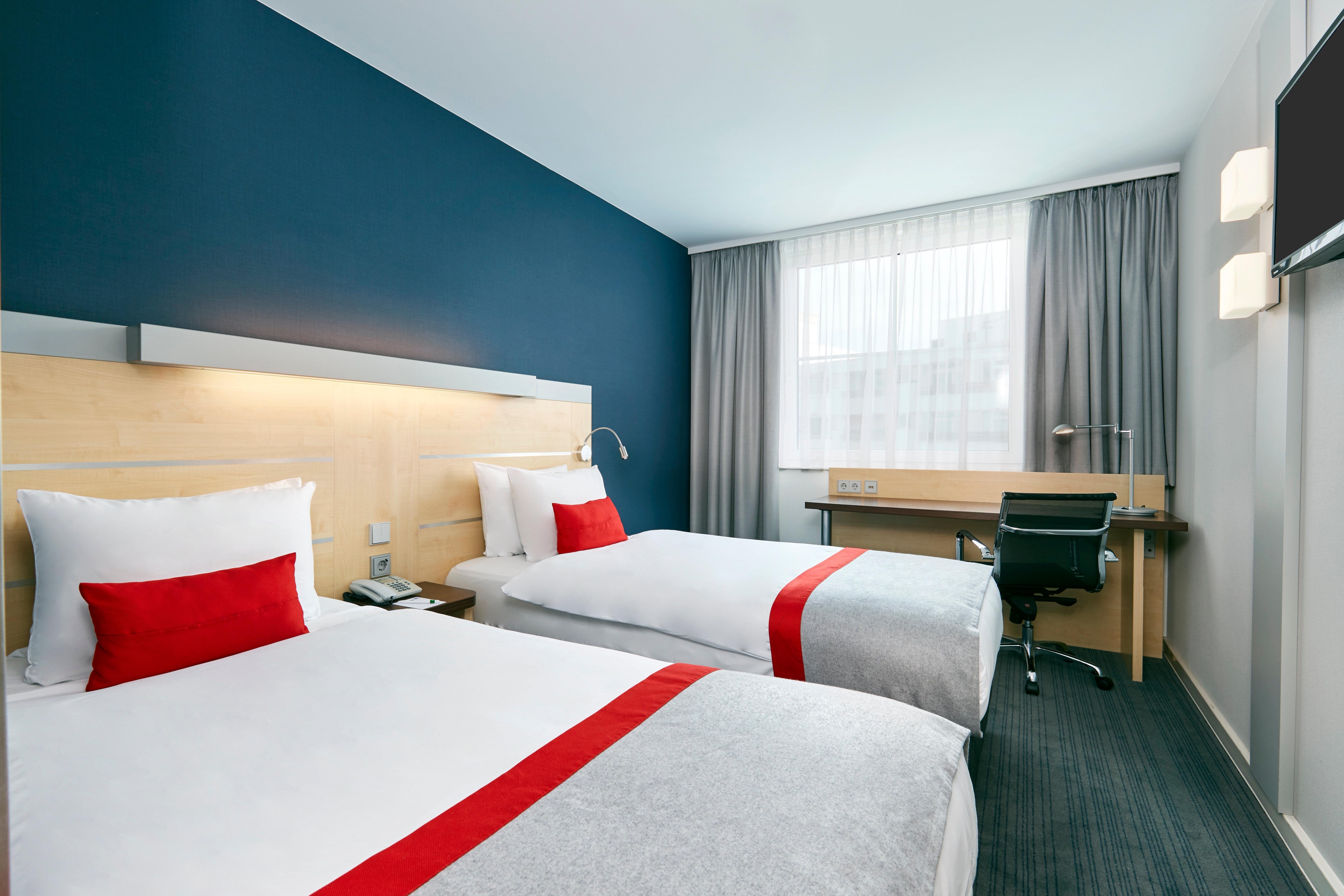 Holiday Inn Express Berlin City Centre By Ihg Esterno foto