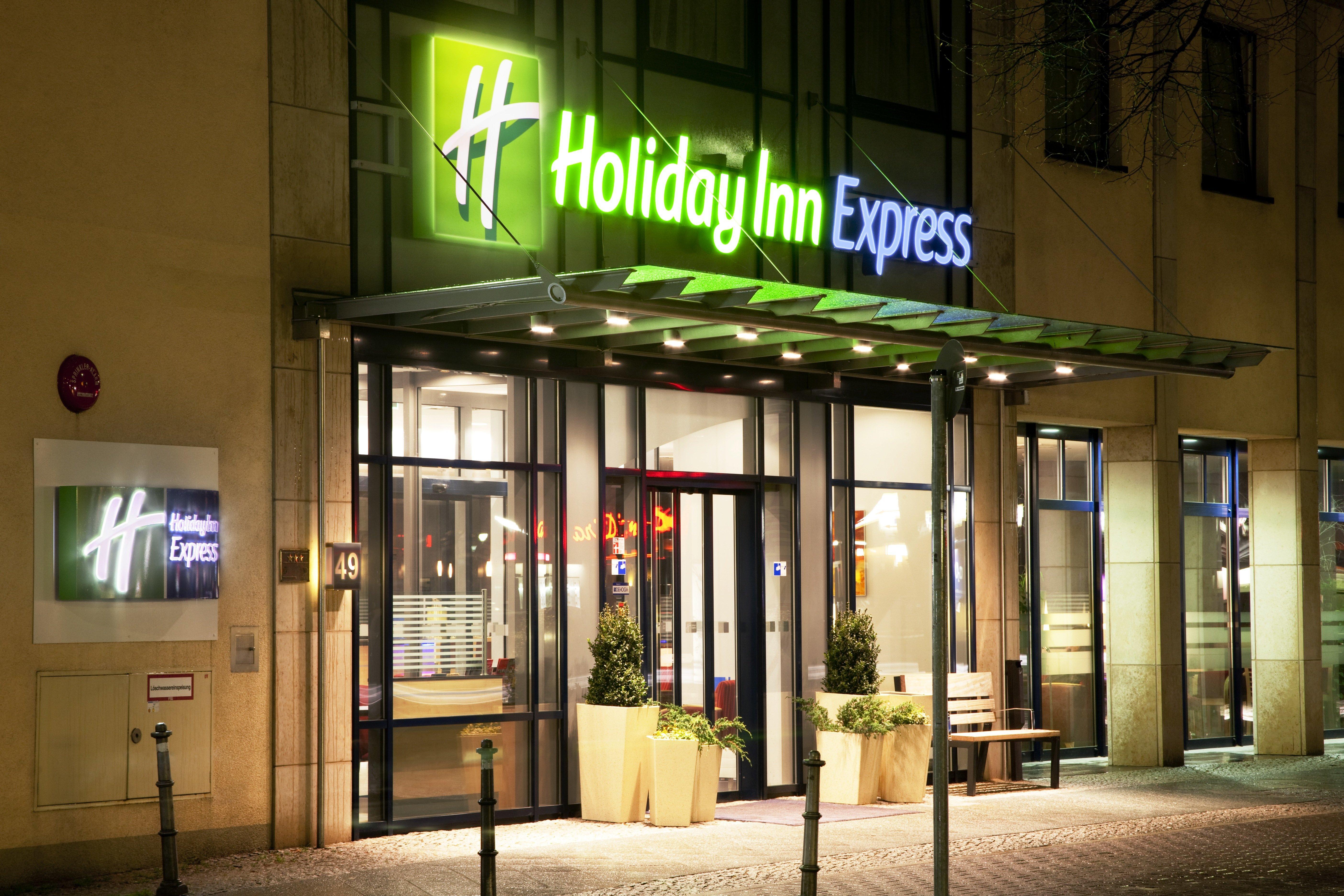 Holiday Inn Express Berlin City Centre By Ihg Esterno foto