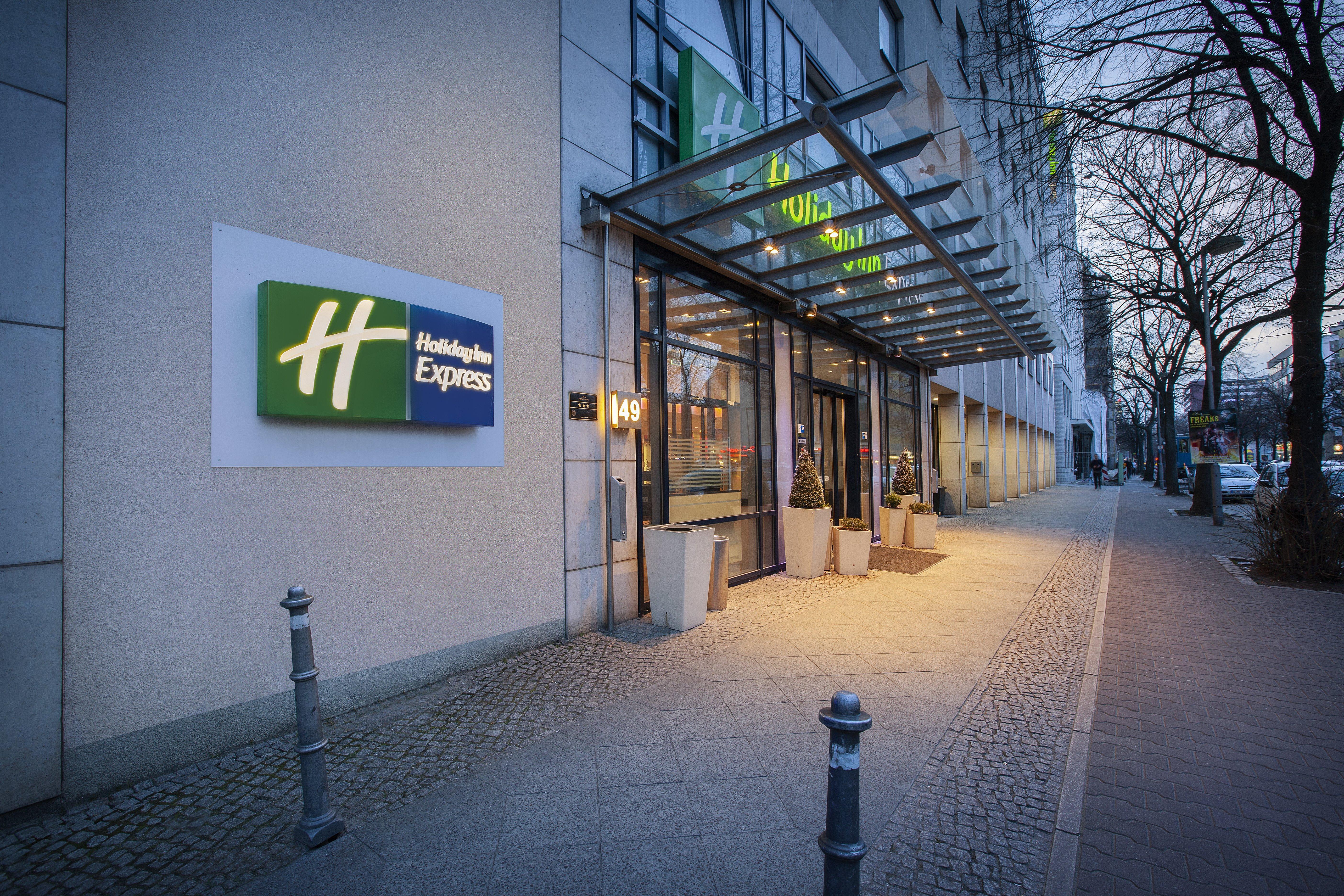 Holiday Inn Express Berlin City Centre By Ihg Esterno foto
