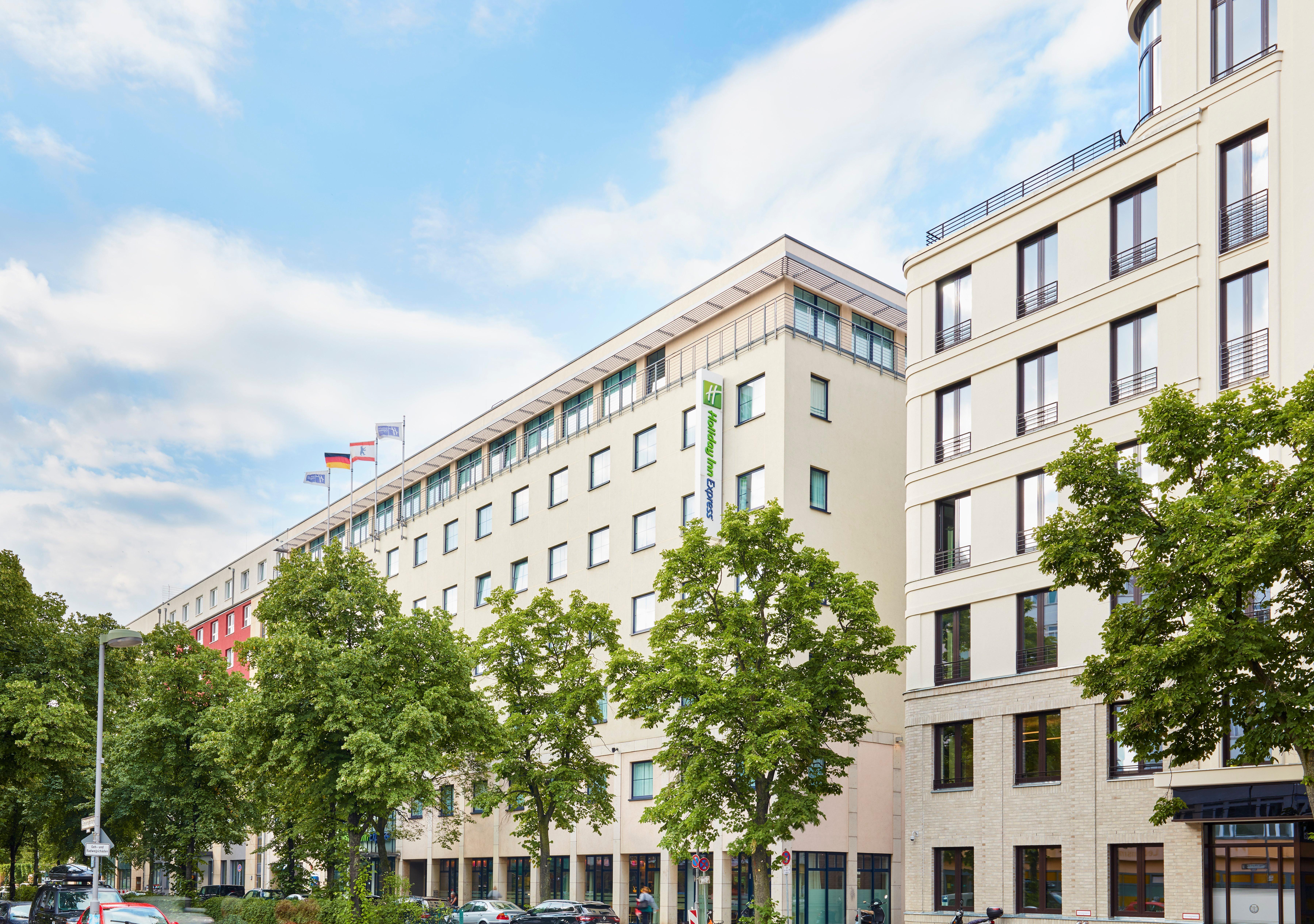 Holiday Inn Express Berlin City Centre By Ihg Esterno foto