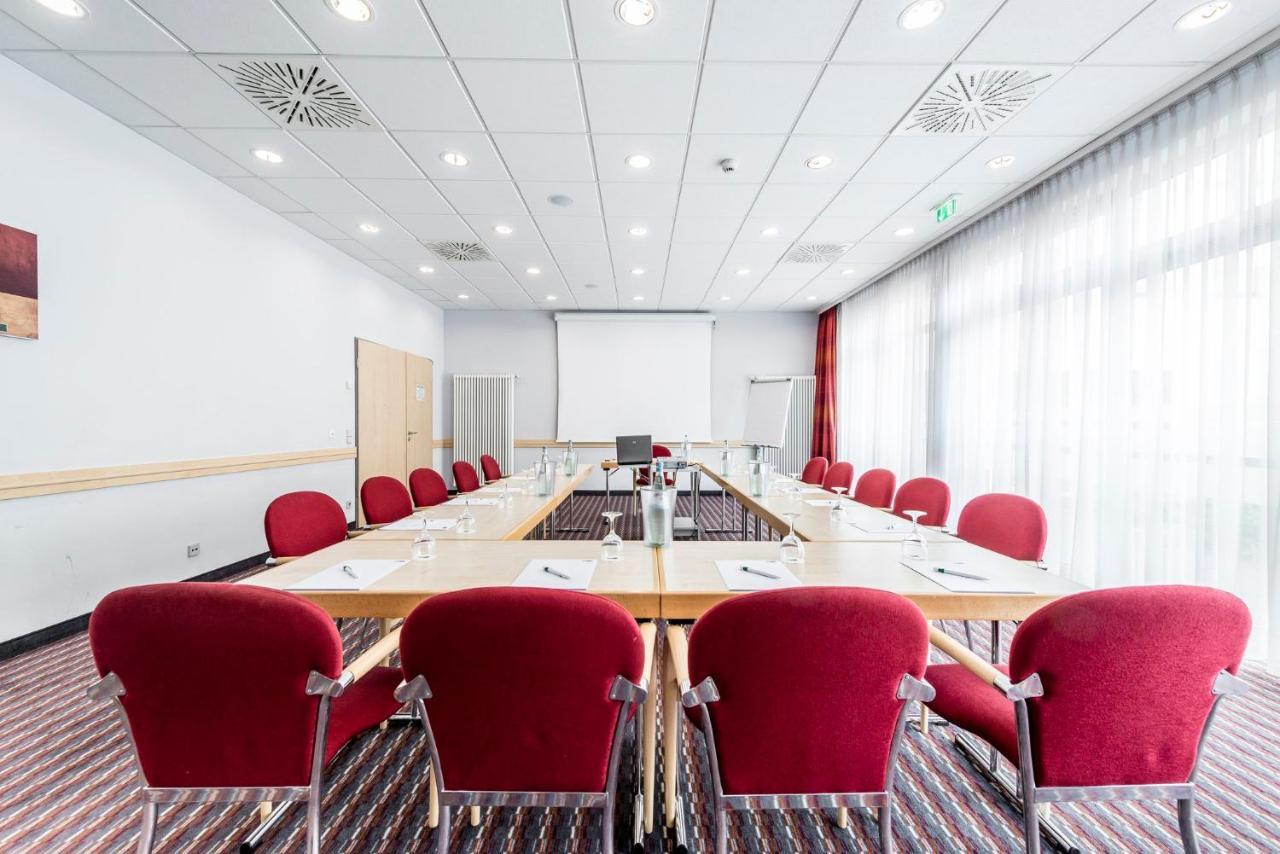 Holiday Inn Express Berlin City Centre By Ihg Esterno foto
