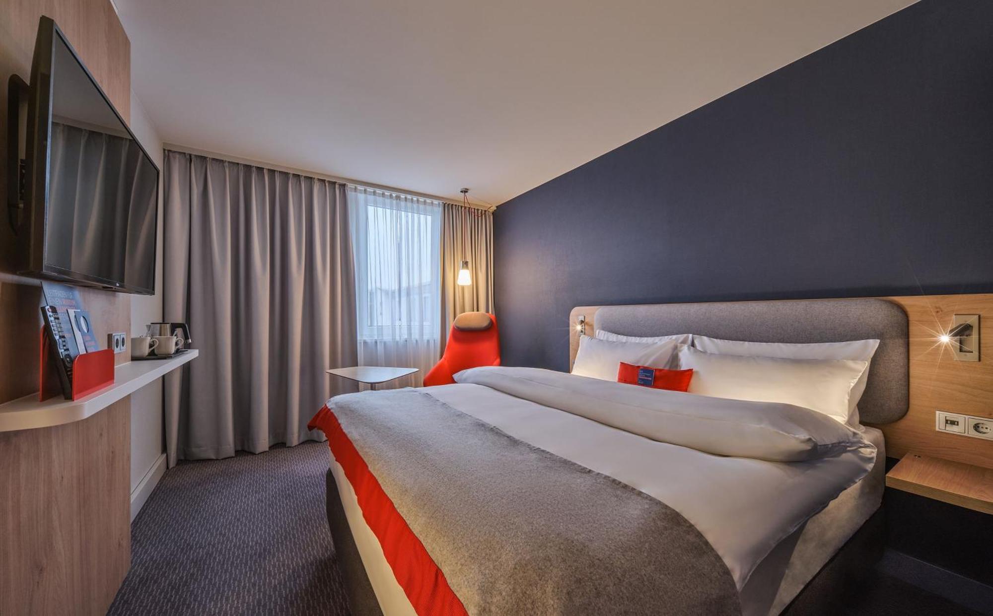 Holiday Inn Express Berlin City Centre By Ihg Esterno foto
