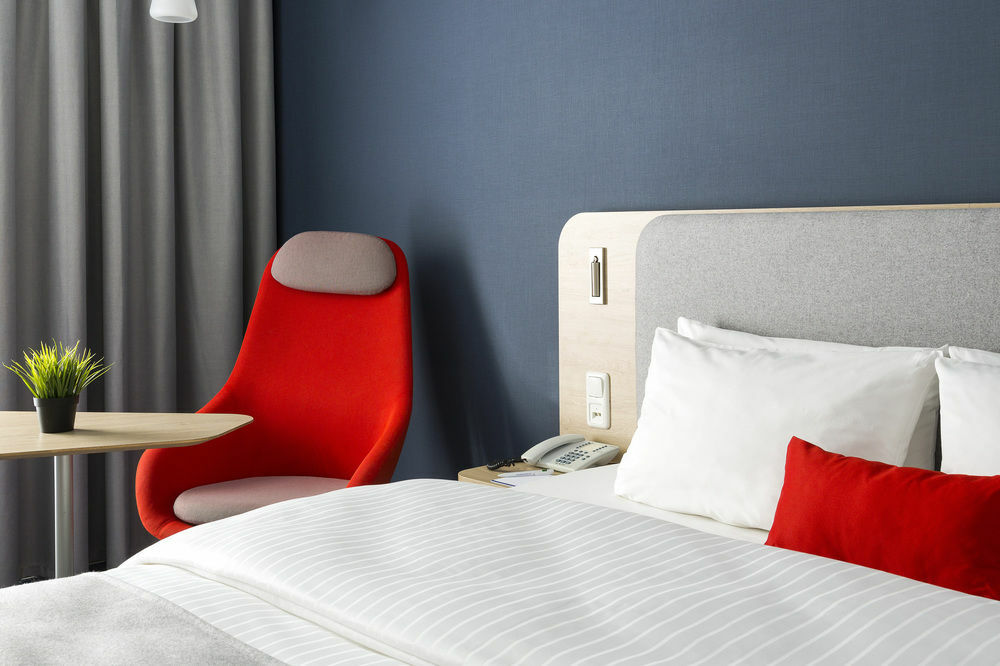 Holiday Inn Express Berlin City Centre By Ihg Esterno foto